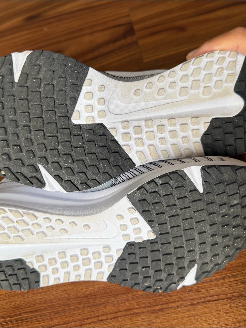 Nike Women's White Athletic Running Shoes with Silver Swoosh - Picture 4 of 5